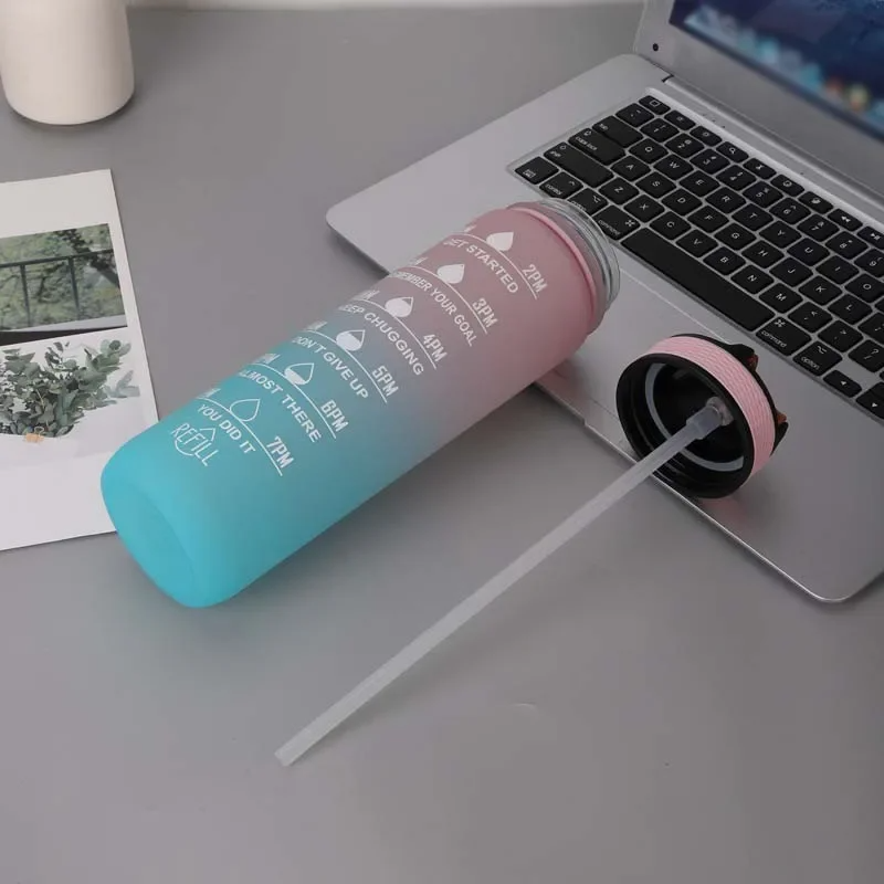 2 Bouteilles d'eau 1L de Sport Étanche, Graduée, Gourde avec Paille et Index des Heures, Idéal pour Les Loisirs, Le Fitness, le Vélo